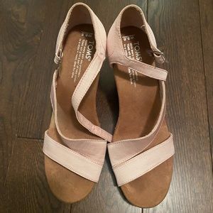 Light pink Tom’s Wedges
